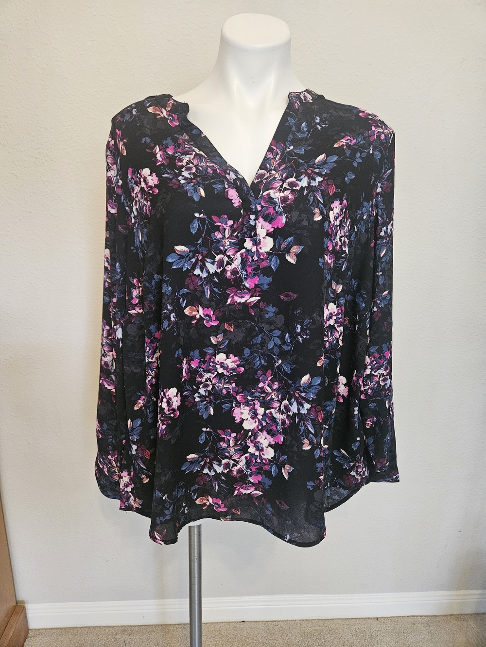 Torrid Black Floral V-Neck Blouse - Pink & Blue Floral